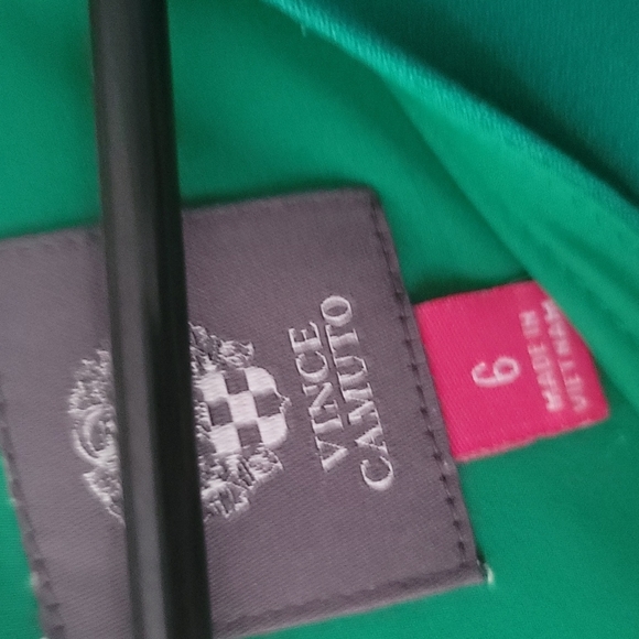 💥VINCE CAMUTO💥 SIZE 6 💥GREEN DESIGNER 👗 DRESS 💥 FRONT POCKETS 😍 💥 - Picture 5 of 5